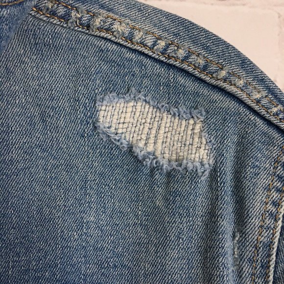 Old Navy Distressed Jean Jacket M Patched Frayed Destroyed Denim Trucker - Picture 7 of 9